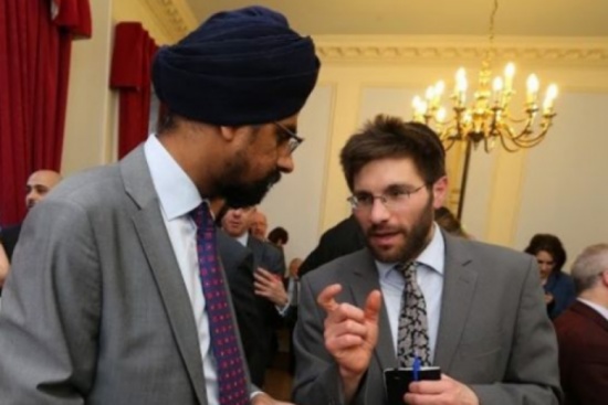 صور| 5 شخصيات غير مسلمة تصوم رمضان!