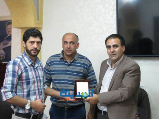 رئيس بلدية جرش الكبرى يلتقي مع مجموعة من شباب مركز شباب جرش رئيس بلدية جرش الكبرى يلتقي مع مجموعة من شباب مركز شباب جرش
