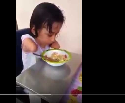 تأكل بدون أطراف