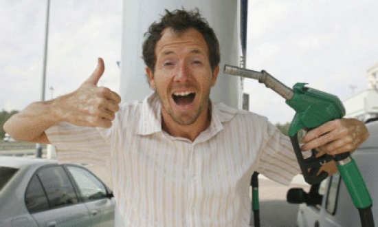 كيف توفر في استهلاك الوقود أثناء قيادة سيارتك