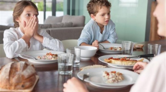 كيف يأكل الطفل اللحوم بطريقة صحية؟