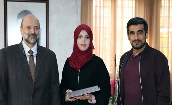 وزير التربية يكرم مواطنة اردنية لمبادرتها " اردن الخير "