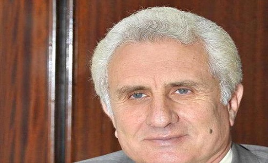 عويس: التعليم سيبقى وجاهيا عويس: التعليم سيبقى وجاهيا