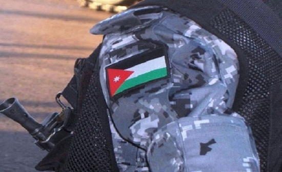 الامن يوقف مثيري شغب احرقوا اجزاء من "الاستهلاكية المدنية" بالكرك الامن يوقف مثيري شغب احرقوا اجزاء من "الاستهلاكية المدنية" بالكرك