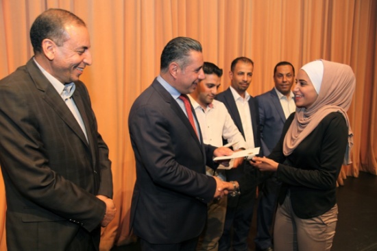 النعيمات يرعى تكريم الناجحين في الثانوية العامة من ابناء اعضاء نادي موظفي الامانة النعيمات يرعى تكريم الناجحين في الثانوية العامة من ابناء اعضاء نادي موظفي الامانة