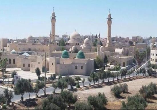 المزار الجنوبي: مربو المواشي يطالبون بصيانة طريق المركز البيطري