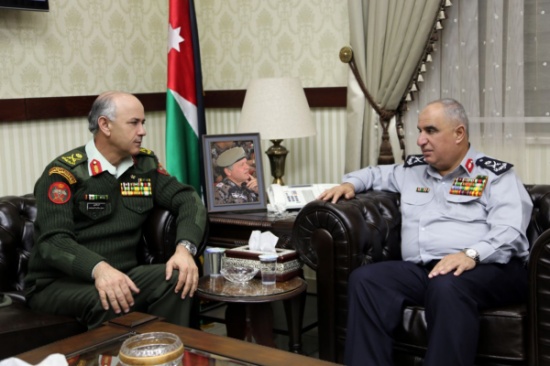 مدير عام الدفاع المدني يبحث سبل التعاون مع مدير عام الخدمات الطبية الملكية مدير عام الدفاع المدني يبحث سبل التعاون مع مدير عام الخدمات الطبية الملكية
