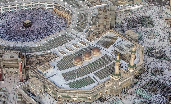 ما حقيقة اشتراط مبلغ "2000 ريال" على كل معتمر وحاج؟ ما حقيقة اشتراط مبلغ "2000 ريال" على كل معتمر وحاج؟
