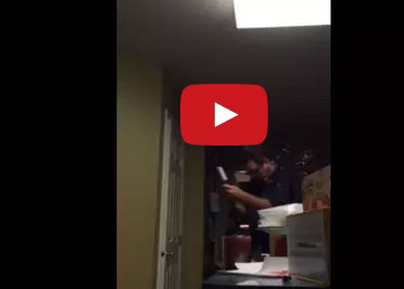 شاب يسخن "بلاستيك متوهج" داخل مايكرويف فينفجر بوجهه