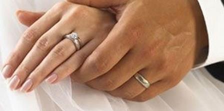 وفاة عروسين بعد ساعة من زفافهما !