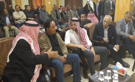 بالصور : ولي العهد يقدم واجب العزاء لأسر ضحايا السيول بالصور : ولي العهد يقدم واجب العزاء لأسر ضحايا السيول