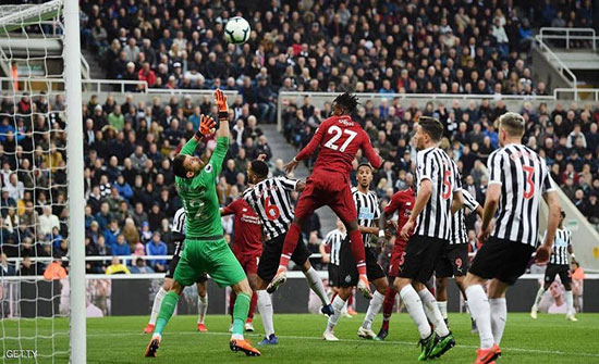ليفربول ينتصر بهدف قاتل بعد إصابة صلاح "الخطيرة" ليفربول ينتصر بهدف قاتل بعد إصابة صلاح "الخطيرة"
