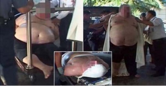 صور: نهاية سائح مشاغب واعتقاله بواسطة عربة الأمتعة صور: نهاية سائح مشاغب واعتقاله بواسطة عربة الأمتعة
