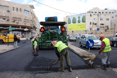 عمان : خلطة اسفلتية بقيمة 2 مليون عمان : خلطة اسفلتية بقيمة 2 مليون