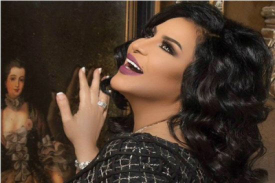 شاهد: أبناء الفنانة الإماراتية أحلام يفاجئونها بهدية غير متوقعة شاهد: أبناء الفنانة الإماراتية أحلام يفاجئونها بهدية غير متوقعة