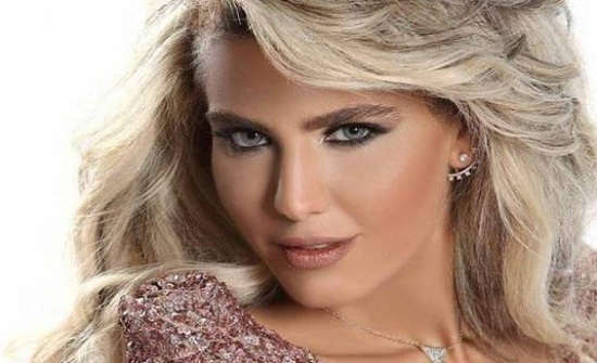 جويل حاتم بلوك جريء من دون بنطال! بالصورة جويل حاتم بلوك جريء من دون بنطال! بالصورة