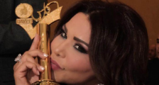 بالصور.. أحلام تتسلم جائزة "فارسة الجودة" من الأمم المتحدة بالصور.. أحلام تتسلم جائزة "فارسة الجودة" من الأمم المتحدة