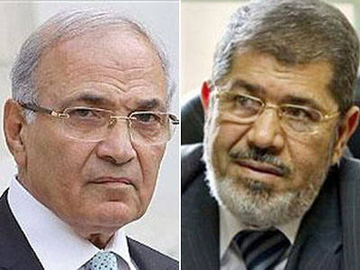 لجنة الانتخابات الرئاسية بمصر تحسم طعن شفيق على “فوز″ مرسي الخميس لجنة الانتخابات الرئاسية بمصر تحسم طعن شفيق على “فوز″ مرسي الخميس