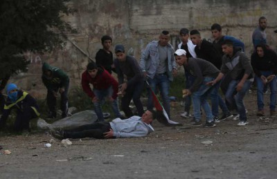 تظاهرة رفضا لطرد عائلة فلسطينية من منزلها في القدس الشرقية تظاهرة رفضا لطرد عائلة فلسطينية من منزلها في القدس الشرقية