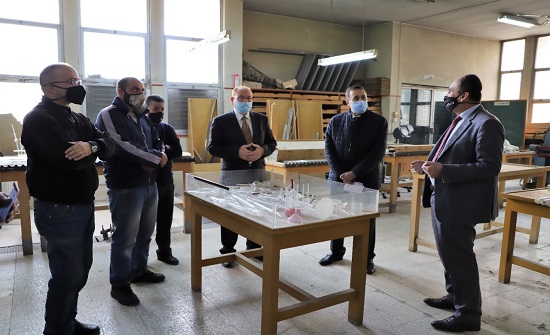 النعيمي يؤكد أهمية دور مركز التجهيزات المخبرية في رفد المختبرات المدرسية