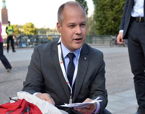 وزير الهجرة السويدي : لايمكننا استقبال 140 ألف لاجئ هذا العام