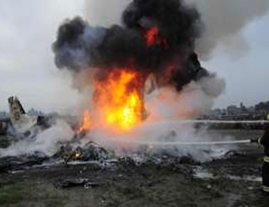 مقتل وزير دفاع لاوس و21 شخصا آخرين في تحطم طائرة عسكرية