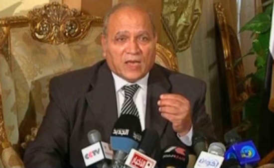 الأشعل: شعبية السيسي لا تزيد عن 10%.. وسيترشح في 2018