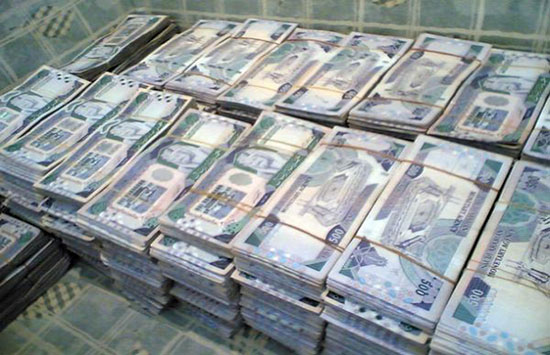 ضبط شاب وفتاة سرقا 12 الف ريال سعودي بمركز حدود العمري ضبط شاب وفتاة سرقا 12 الف ريال سعودي بمركز حدود العمري