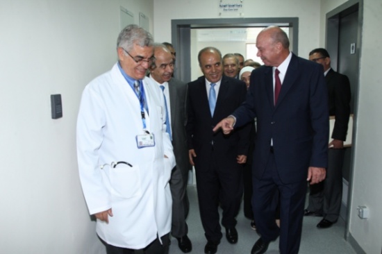 الفايز يزور مركز الخلايا الجذعية التابع للجامعة الاردنية