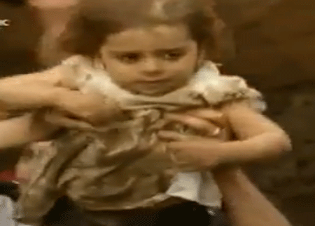 إنقاذ طفلة من البئر