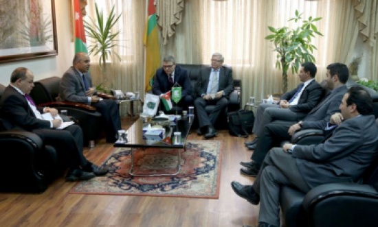 بحث التعاون المشترك بين "الأردنية" و"كاريليا" الفنلندية في المجالات المتخصصة في الطاقة