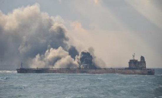 فقدان 14 بحارا جراء اصطدام ناقلة نفط بسفينة شحن شرقي الصين فقدان 14 بحارا جراء اصطدام ناقلة نفط بسفينة شحن شرقي الصين