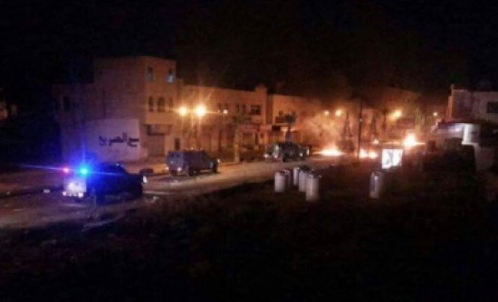 اعمال شغب ليلية في إربد والدرك يتدخل بالمسيل للدموع اعمال شغب ليلية في إربد والدرك يتدخل بالمسيل للدموع