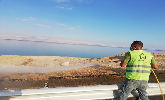 حملة رش شاملة بمناطق الاغوار لمكافحة البعوض والذباب المنزلي