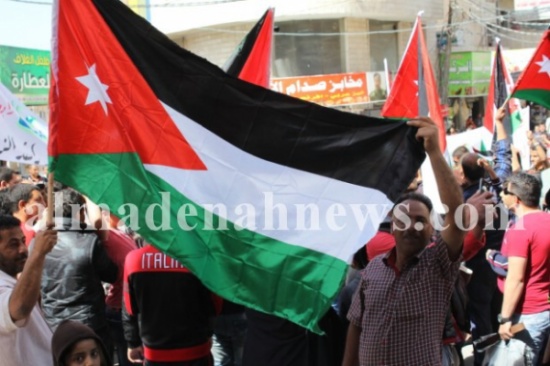 بالصور ... أهالي الرمثا يجددون البيعة للملك