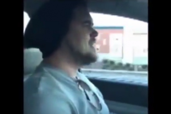 شاهد ماذا فعلت فتاة مصرية مع شاب اجنبي