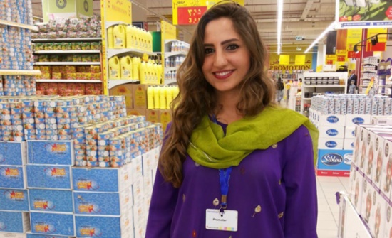 طالبان جامعيان يتخطيان خطوط ثقافة العيب طالبان جامعيان يتخطيان خطوط ثقافة العيب