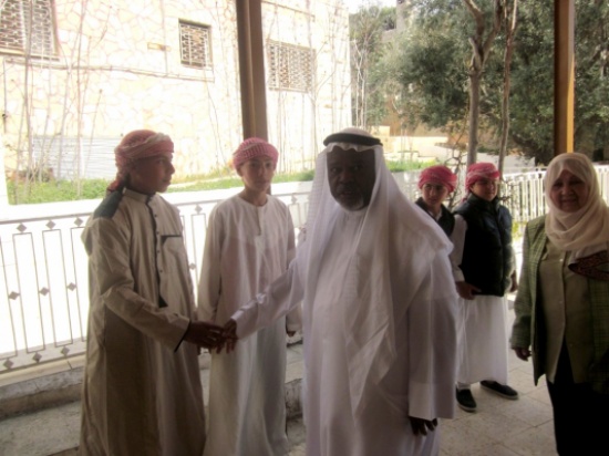 بالصور / سفير الامارات يفتتح مركزتدريب الخياطة في ابوعلندا