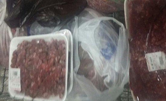 الزرقاء: اتلاف 270 كغم حلويات ولحوم فاسدة
