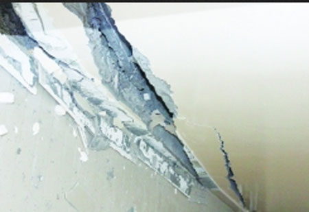 سقوط سقف في مجمع جاليري الحسين ولا إصابات