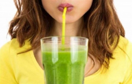 لا تخلدوا إلى النوم قبل تناول هذا المشروب.. 10 أيّام فقط وتختفي كلّ الدهون!