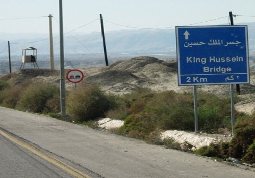 إسرائيل تمنع 943 فلسطينيا من الدخول للاردن خلال اسبوع إسرائيل تمنع 943 فلسطينيا من الدخول للاردن خلال اسبوع