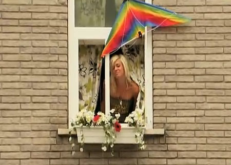 الولد والطائرة الورقية