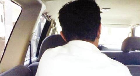 محتال يستدرج مواطنا لبيعه 200 ألف دولار بسعر 50 الف دينار أردني محتال يستدرج مواطنا لبيعه 200 ألف دولار بسعر 50 الف دينار أردني