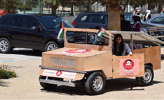 الجامعة الهاشمية ستنتج 30 سيارة صديقة للبيئة تعمل بالطاقة الشمسية