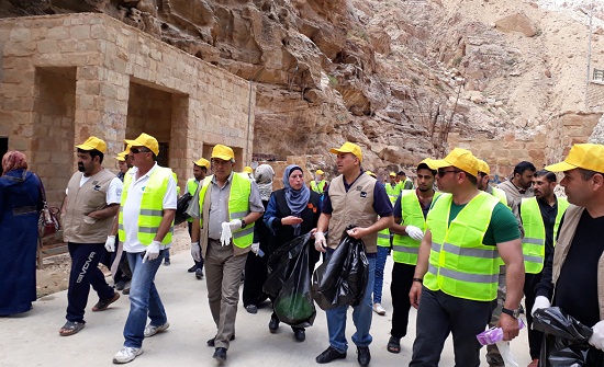 يوم بيئي في موقع حمامات عفرا المعدنية يوم بيئي في موقع حمامات عفرا المعدنية