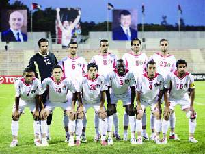 مدرب المنتخب الوطني لكرة القدم يدعو اللاعبين للتجمع يوم 26 الحالي 