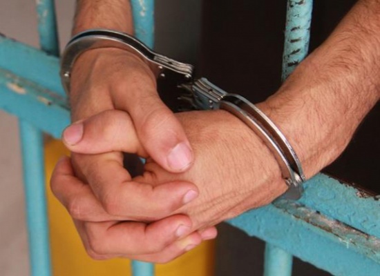 القبض على عربي وأردني بحقهم 59 قضية سرقة واحتيال القبض على عربي وأردني بحقهم 59 قضية سرقة واحتيال