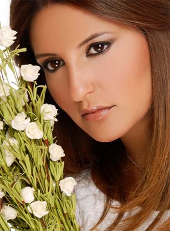 الفنانة العراقية شذى حسون أفضل فنانة شابة عربية للعام 2009 الفنانة العراقية شذى حسون أفضل فنانة شابة عربية للعام 2009