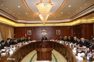 رئيس الوزراء يؤكد اعتزازه بالثقة التي اولاه اياها الملك رئيس الوزراء يؤكد اعتزازه بالثقة التي اولاه اياها الملك